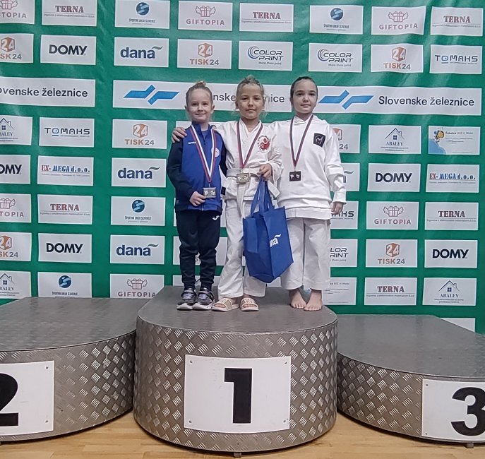 Ester Ela Koren najmlajše U8 1. mesto